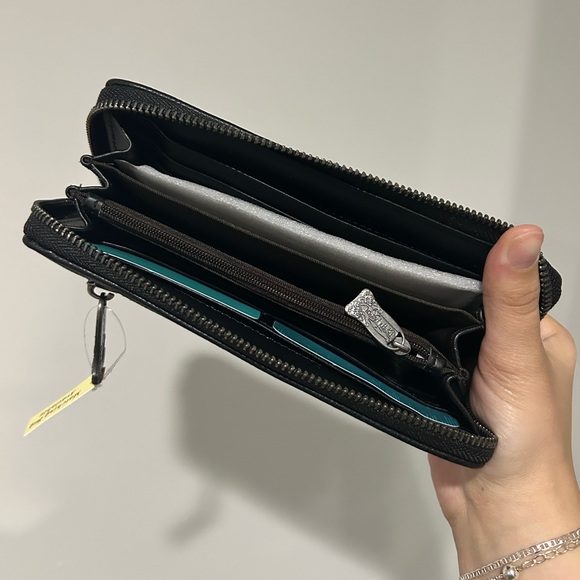 Trinity Ranch Wristlet Wallet - Picture 4 of 4